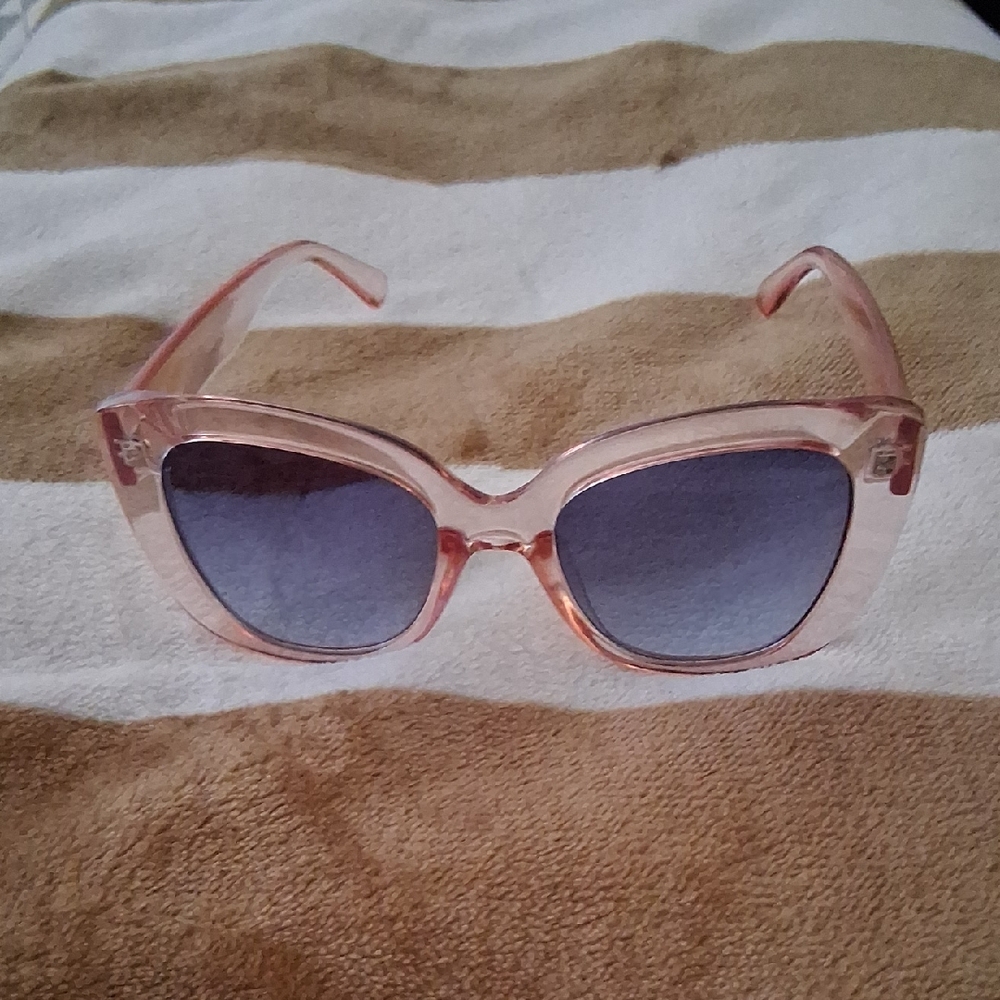 Elegant Peach Sunglasses